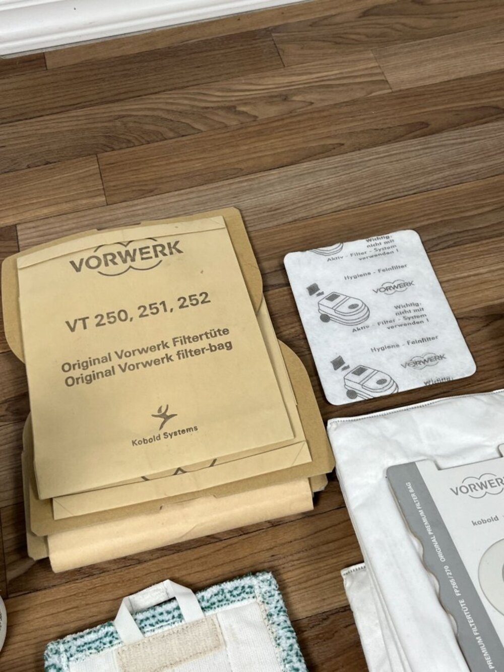 Vorwerk Vacuum Parts/ Bags Kobold VT265 / VT270 Accessories Lot W Bags - Picture 6 of 9